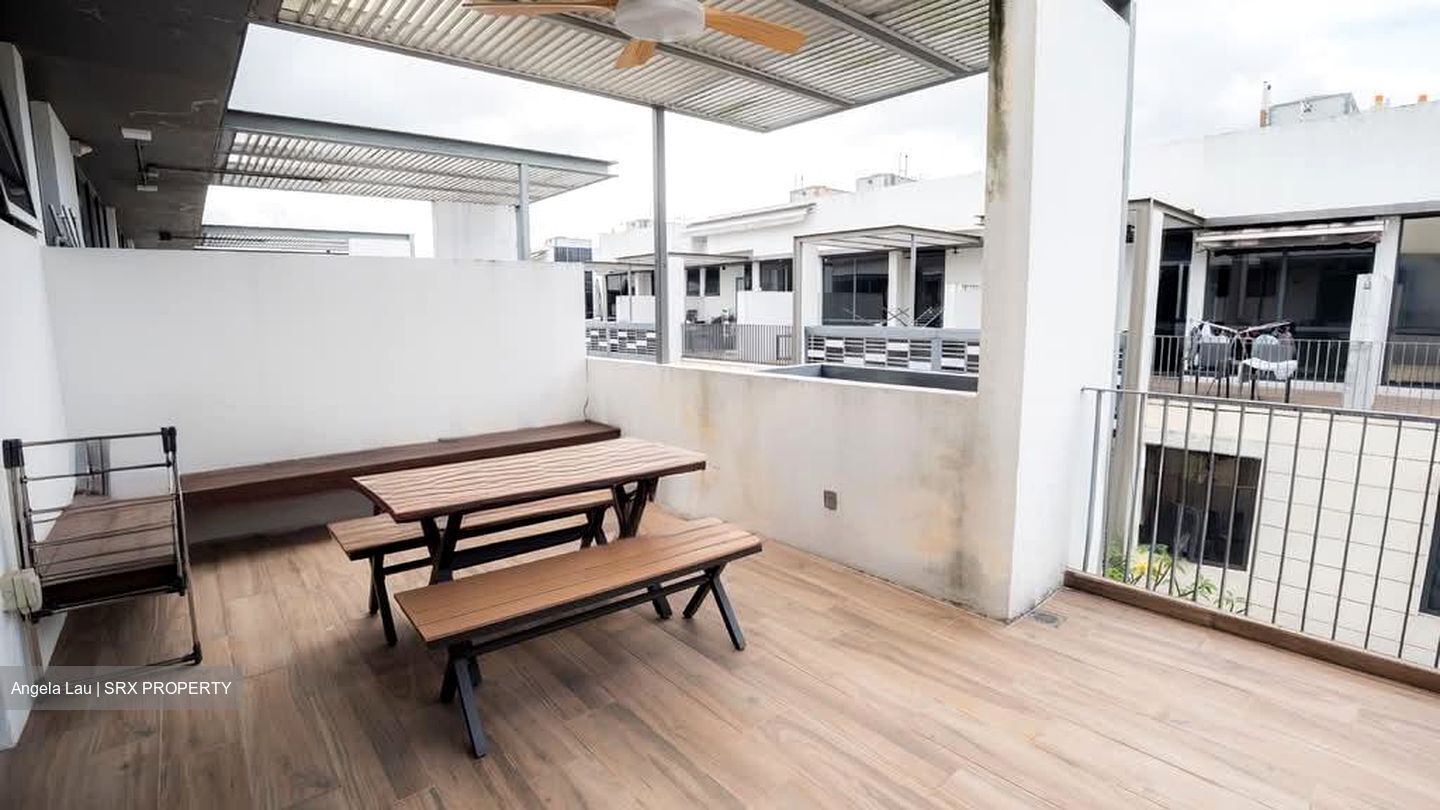 Alana (D28), Terrace #528686171